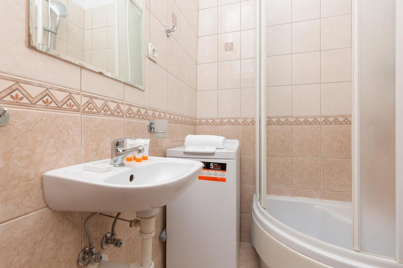 Metro Politechnika Studio Konstytucji By Renters Apartamento Varsóvia Exterior foto